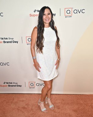 Santa Monica, CA USA - 14 Mayıs 2025 Jennifer Dawson TikTok Shop Super Brand Day 'e katıldı