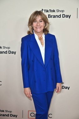 Santa Monica, CA USA - 14 Mayıs 2025: Sue Schick QVC TikTok Shop Super Brand Day 'e katıldı