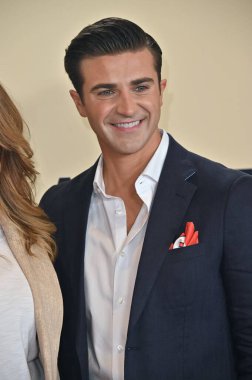 Santa Monica, CA USA - 14 Mayıs 2025: John Battagliese QVCs TikTok Shop Super Brand Day 'e katıldı