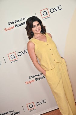 Santa Monica, CA USA - 14 Mayıs 2025: Tamsen Fadal QVCs TikTok Shop Super Brand Day 'e katıldı