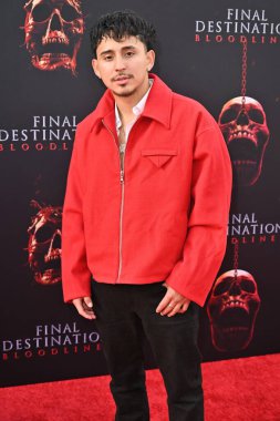 Hollywood, CA USA - 12 Mayıs 2025: Alex Guzman Final Destination Bloodlines 'ın galasına katıldı