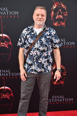 Hollywood, CA USA - 12 Mayıs 2025: Alex Zahara Son Durak Kan Hattının prömiyerine katıldı