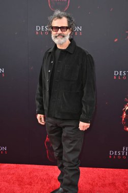 Hollywood, CA USA - 12 Mayıs 2025: Greg Yaitanes Son Durak Kan Çizgileri 'nin prömiyerine katıldı