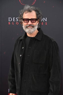 Hollywood, CA USA - 12 Mayıs 2025: Greg Yaitanes Son Durak Kan Çizgileri 'nin prömiyerine katıldı