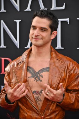 Hollywood, CA USA - 12 Mayıs 2025: Tyler Posey Son Durak Kan Çizgileri 'nin galasına katıldı