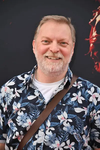 Hollywood, CA USA - 12 Mayıs 2025: Alex Zahara Son Durak Kan Hattının prömiyerine katıldı