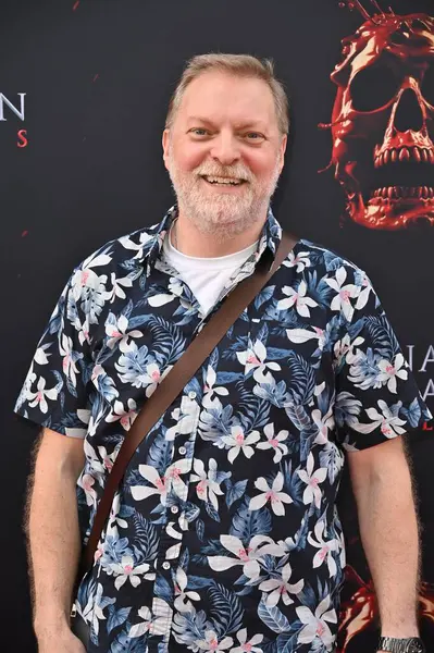 Hollywood, CA USA - 12 Mayıs 2025: Alex Zahara Son Durak Kan Hattının prömiyerine katıldı