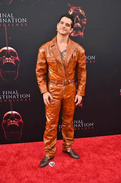 Hollywood, CA USA - 12 Mayıs 2025: Tyler Posey Son Durak Kan Çizgileri 'nin galasına katıldı