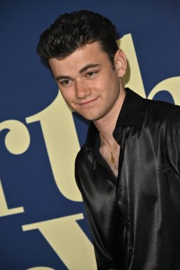 Batı Hollywood, CA USA - 23 Mayıs 2025: Alexander James Rodriguez Worth The Wait 'in gösterimine katıldı