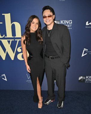 Batı Hollywood, CA USA - 23 Mayıs 2025: Ali Fumiko Whitney, Ricky Worth The Wait 'in gösterimine katıldı