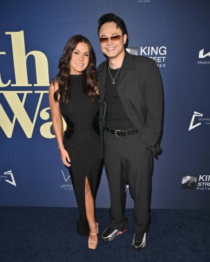 Batı Hollywood, CA USA - 23 Mayıs 2025: Ali Fumiko Whitney, Ricky Worth The Wait 'in gösterimine katıldı