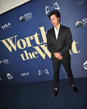 Batı Hollywood, CA USA - 23 Mayıs 2025: Ross Butler Worth The Wait 'in gösterimine katıldı