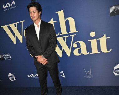 Batı Hollywood, CA USA - 23 Mayıs 2025: Ross Butler Worth The Wait 'in gösterimine katıldı