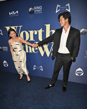 Batı Hollywood, CA USA - 23 Mayıs 2025: Lana Condor, Ross Butler Worth The Wait filminin gösterimine katıldı