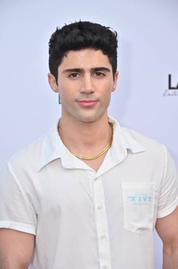 Los Angeles, CA USA - 5 Haziran 2025: Max Ehrich LANY Entertainments Summer Mixer 'a katıldı