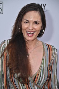 Los Angeles, CA USA - 5 Haziran 2025: Terri Ivens LANY Entertainments Summer Mixer 'a katıldı