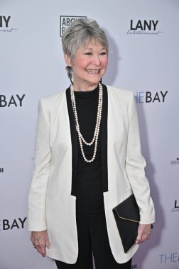 Los Angeles, CA USA - 5 Haziran 2025: Dee Wallace LANY Entertainments Summer Mixer 'a katıldı