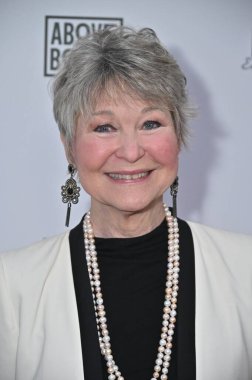 Los Angeles, CA USA - 5 Haziran 2025: Dee Wallace LANY Entertainments Summer Mixer 'a katıldı