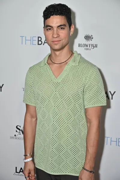 Los Angeles, CA USA - 5 Haziran 2025 Davi Santos LANY Entertainment Summer Mixer 'a katıldı