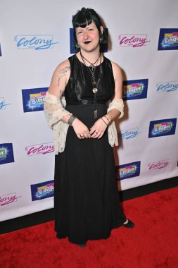 Burbank, CA USA - 7 Haziran 2025: Corey Near Ansari The Wedding Singer 'ın açılış gecesine katıldı