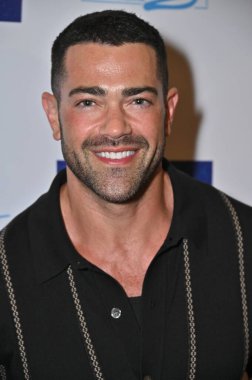 Burbank, CA USA - 7 Haziran 2025: Jesse Metcalfe The Wedding Singer 'ın açılış gecesine katıldı