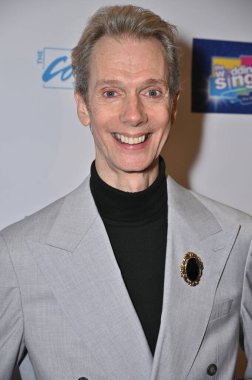Burbank, CA USA - 7 Haziran 2025: Doug Jones The Wedding Singer The Musical 'ın açılış gecesine katıldı
