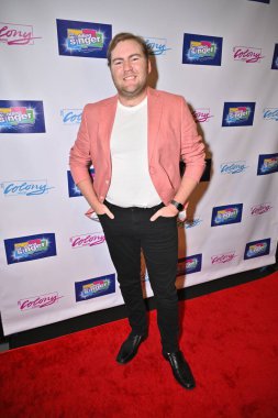 Burbank, CA USA - 7 Haziran 2025: Connor Dean The Wedding Singer The Musical 'ın açılış gecesine katıldı