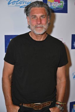 Burbank, CA USA - 7 Haziran 2025: James Hyde The Wedding Singer The Musical 'ın açılış gecesine katıldı