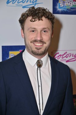 Burbank, CA USA - 7 Haziran 2025: The Wedding Singer The Musical 'ın açılış gecesine Casey Leach katıldı