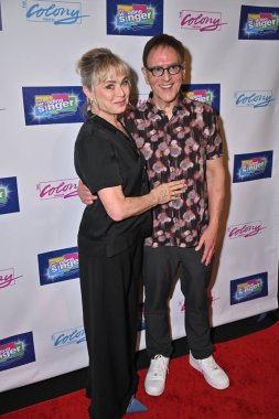 Burbank, CA USA - 7 Haziran 2025: Kim Johnston Ulrich, Robert Ulrich The Wedding Singer The Musical 'ın açılış gecesine katıldı