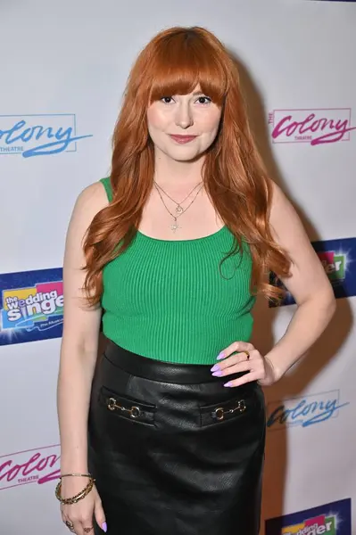 Burbank, CA USA - 7 Haziran 2025: Jillian Clare The Wedding Singer The Musical 'ın açılış gecesine katıldı