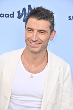 Beverly Hills, CA USA - 12 Haziran 2025: Stuart O Keeffe LA Magazines Pride 2025 Kutlamalarına katıldı