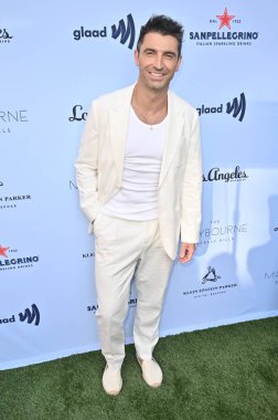 Beverly Hills, CA USA - 12 Haziran 2025: Stuart O Keeffe LA Magazines Pride 2025 Kutlamalarına katıldı