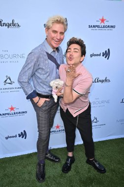 Beverly Hills, CA USA - 12 Haziran 2025: Patrik Simpson, Pol Atteu LA Magazines Pride 2025 Kutlamalarına katıldı