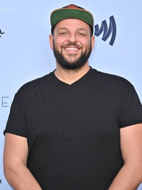 Beverly Hills, CA USA - 12 Haziran 2025: Daniel Franzese LA Magazines Pride 2025 Kutlamalarına katıldı