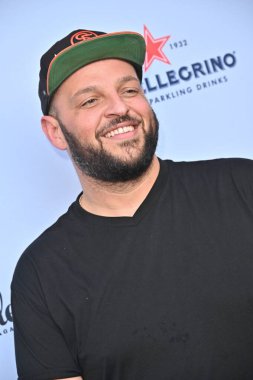 Beverly Hills, CA USA - 12 Haziran 2025: Daniel Franzese LA Magazines Pride 2025 Kutlamalarına katıldı