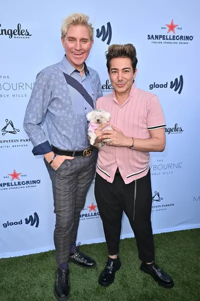 Beverly Hills, CA USA - 12 Haziran 2025: Patrik Simpson, Pol Atteu LA Magazines Pride 2025 Kutlamalarına katıldı