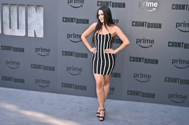 Los Angeles, CA USA - 18 Haziran 2025: Paola Paulin geri sayım serisinin prömiyerine katıldı