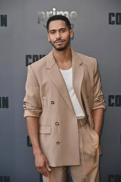 Los Angeles, CA USA - 18 Haziran 2025: Elliot Knight geri sayım serisinin prömiyerine katıldı