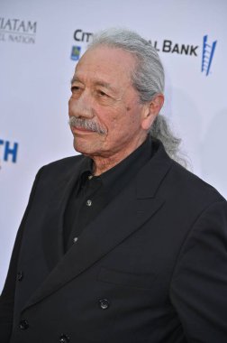 Los Angeles, CA USA - 28 Haziran 2025: Edward James Olmos KTLA 'da Angel Foods Lead With Love 6 Telethon projesine katıldı