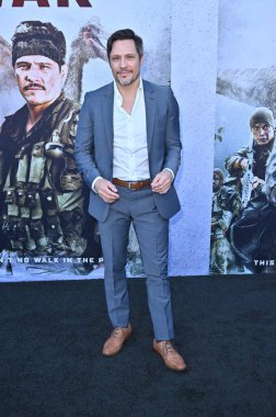 Hollywood, CA USA - 18 Ağustos 2025: Nick Wechsler İlkel Savaş filminin galasına katıldı