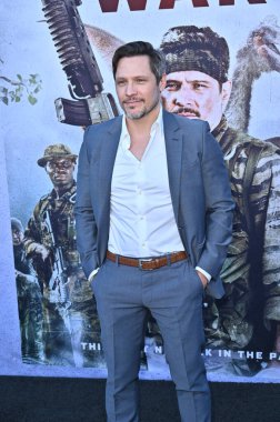 Hollywood, CA USA - 18 Ağustos 2025: Nick Wechsler İlkel Savaş filminin galasına katıldı