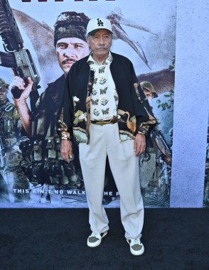 Hollywood, CA USA - 18 Ağustos 2025: Edward James Olmos İlkel Savaş filminin galasına katıldı