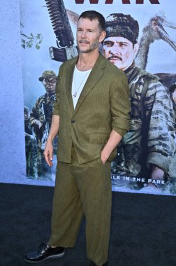 Hollywood, CA USA - 18 Ağustos 2025: Ryan Kwanten İlkel Savaş filminin galasına katıldı