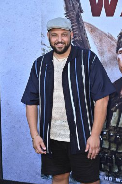 Hollywood, CA USA - 18 Ağustos 2025: Daniel Franzese İlkel Savaş filminin galasına katıldı