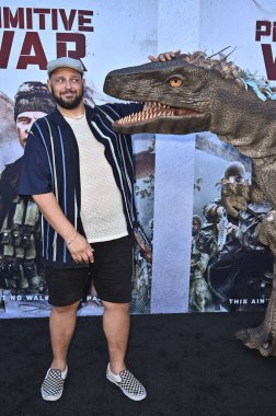 Hollywood, CA USA - 18 Ağustos 2025: Daniel Franzese İlkel Savaş filminin galasına katıldı