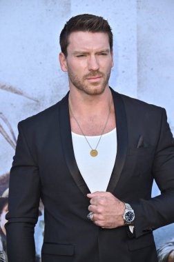 Hollywood, CA USA - 18 Ağustos 2025: Jesse Cove İlkel Savaş filminin galasına katıldı