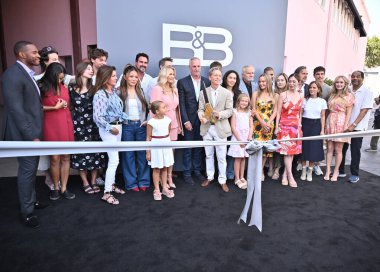 Hollywood, CA USA - 19 Ağustos 2025: Brad Bell, Katherine Kelly Lang, Don Diamont, Rebecca Budig, Lisa Yamada, Christian Weissman, Naomi Matsuda, The Bold and The Beautiful New Studio Celebration