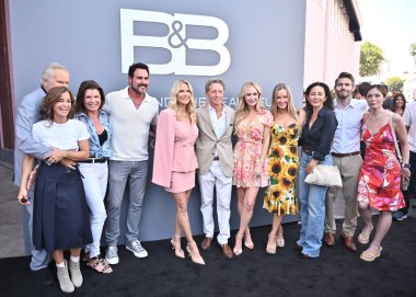 Hollywood, CA USA - 19 Ağustos 2025: Brad Bell, Katherine Kelly Lang, John McCook, Kimberlin Brown, Rebecca Budig, The Bold and The Beautiful New Studio Celebration 'a katıldı