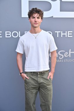 Hollywood, CA USA - 19 Ağustos 2025: Christian Weissman The Bold and The Beautiful New Studio Celebration 'a katıldı